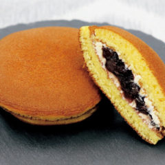 あんバターどら焼き<br>180円(税込)